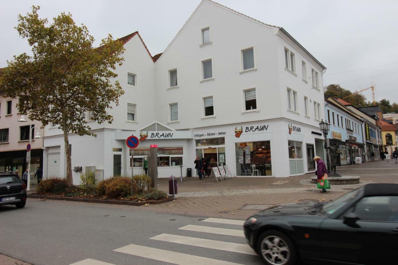 exclusive Wohnung 2 im Herzen der Altstadt in Nähe der Uniklinik Homburg  Exterior foto